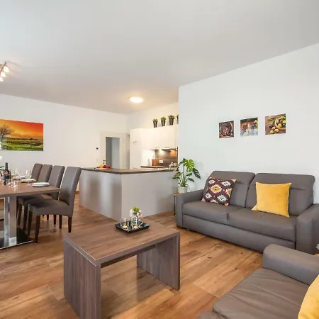 Apartment Centre *